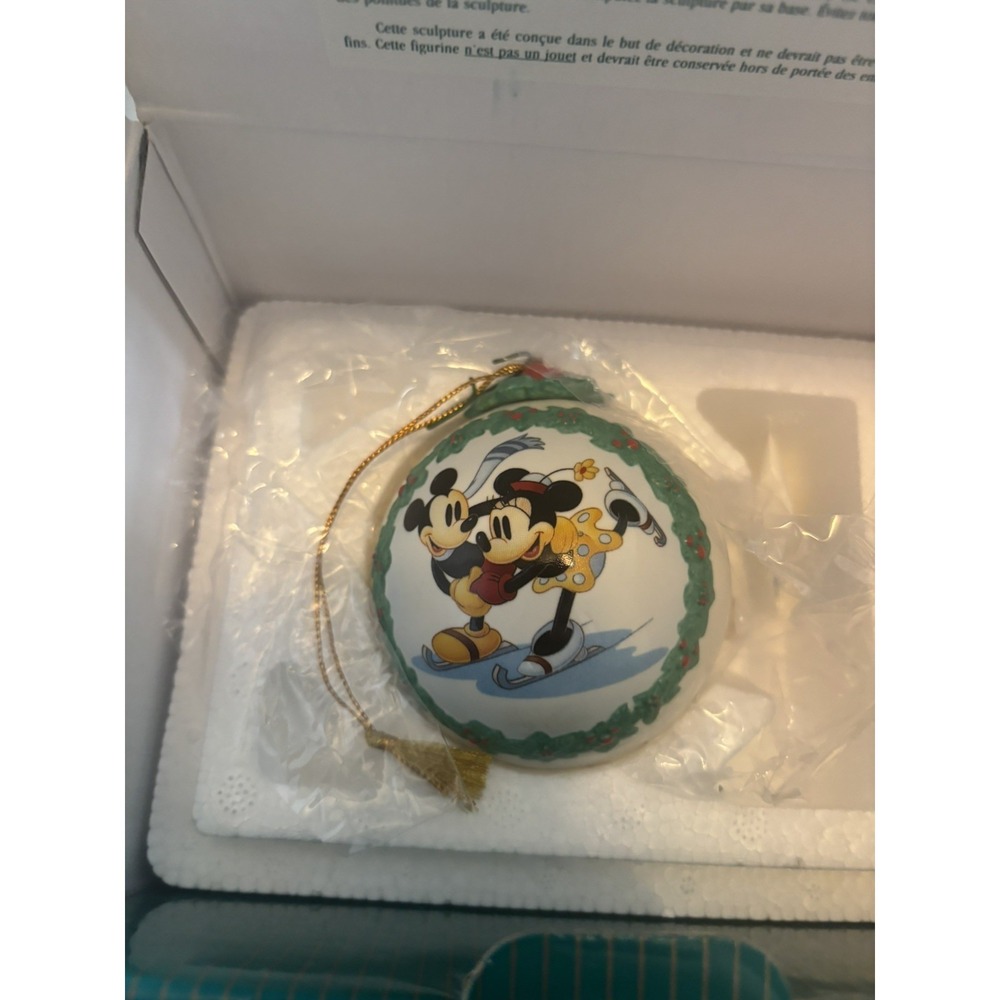 Walt Disney Classics Collection 1999 Mickey Minnie On Ice Ornament COA 1200909 - Picture 2 of 4